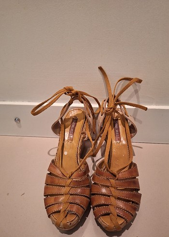 Bej Yılan Desenli Deri Dolgu Topuklu Sandalet - Görsel 5