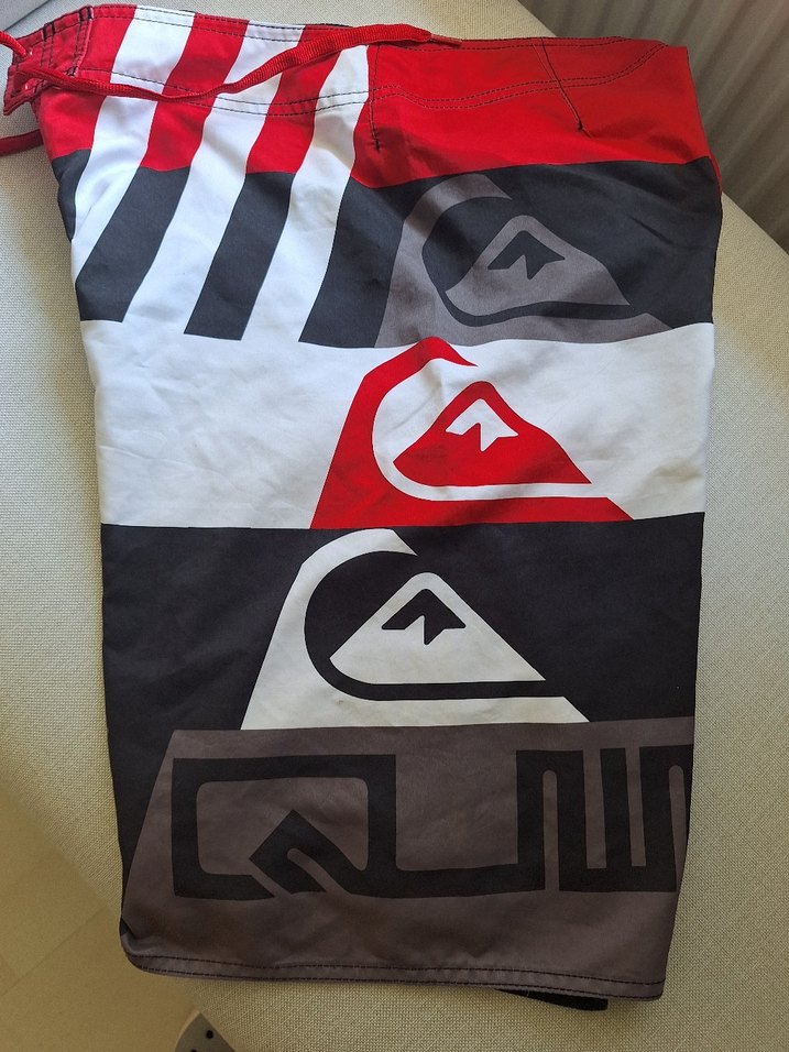 Erkek Desenli Kırmızı Midi Şort - Görsel 2