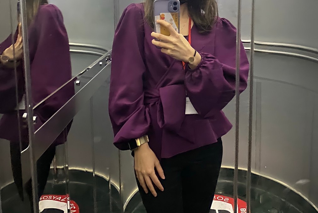 Bordo Desenli Kemerli Midi Ofis Bluzu - Görsel 2