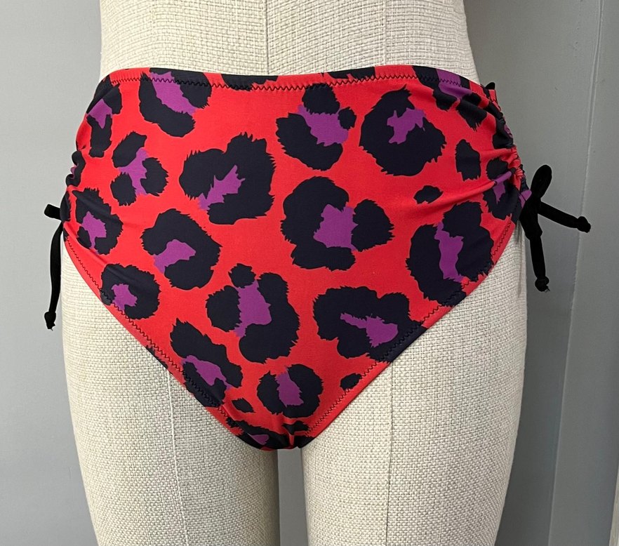 Kırmızı Leopar Desenli Kadın Bikini Üstü - Görsel 2