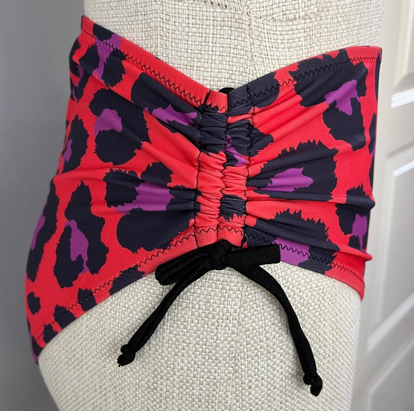 Kırmızı Leopar Desenli Kadın Bikini Üstü - Görsel 4