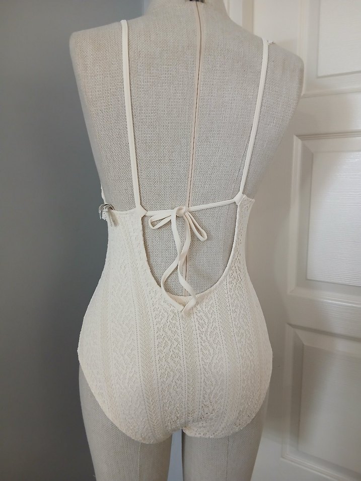 Dantel Detaylı Beyaz V Yaka Bohem Büstiyer - Görsel 3