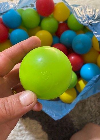 Fisher Price Renkli Plaj ve Bahçe Oyuncak Topları 90 adet