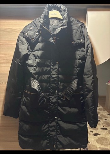 Siyah Kuşaklı Uzun Kadın Kışlık Mont - Görsel 4