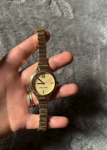 Klasik Altın Renk Kadın Kol Saati - Görsel 3