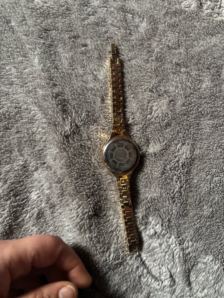 Klasik Altın Renk Kadın Kol Saati - Görsel 2