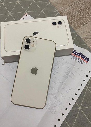 Beyaz iPhone 11 Çift Kamera