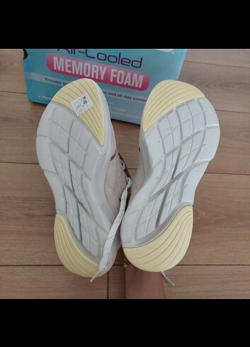Skechers Air Cooled Memory Foam Ayakkabı