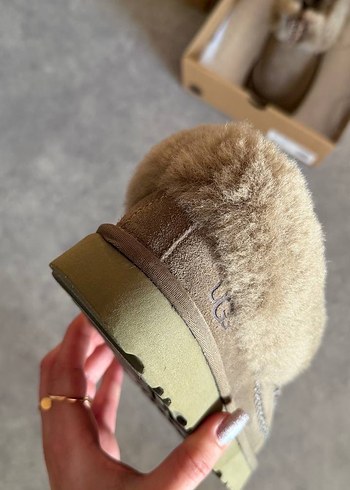 Bej Süet Kürklü Dolgu Topuklu Kadın Terlik - Görsel 4