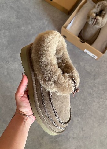 Bej Süet Kürklü Dolgu Topuklu Kadın Terlik - Görsel 7