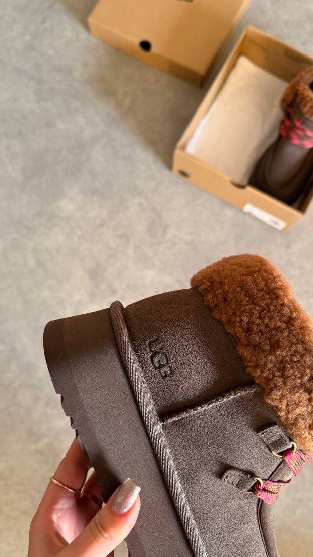 UGG Kahverengi Süet Platform Topuklu Bot - Görsel 3