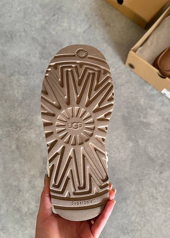 UGG Kadın Kahverengi Süet Kürklü Bot - Görsel 7