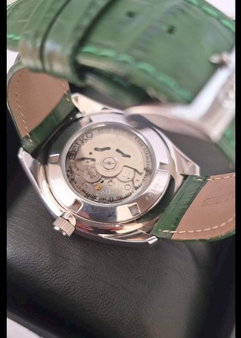 Beden yeşil Renk Seiko otomatik yeşil saat tertemiz almadan msj atınız