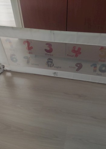 Beyaz Çocuk Yatak Bariyeri Sayılar Desenli