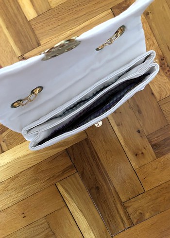 Diğer Zincir Detaylı Beyaz Deri Kadın Çanta