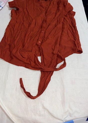 Kırmızı V Yaka Düğmeli Keten Kadın Gömlek - Görsel 2