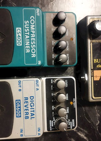 Gitar Efekt Pedalları Behringer ve ADD