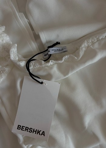 Beyaz Straplez Midi Dantel Detaylı Elbise - Görsel 3