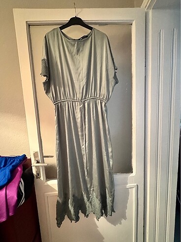 Zara saten elbise