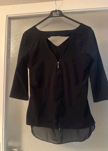 Siyah V Yakalı Uzun Kollu arkası açık Bluz - Görsel 2