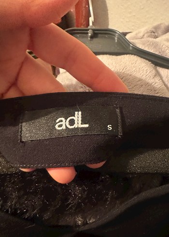 Siyah V Yaka Uzun Kollu Bluz - Görsel 3