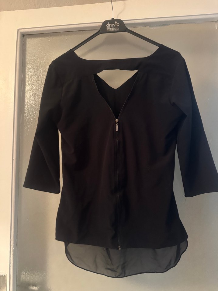 Siyah V Yaka Uzun Kollu Bluz - Görsel 2