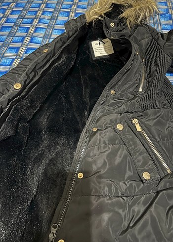 Kürk Detaylı Siyah Kadın Kışlık Mont - Görsel 4