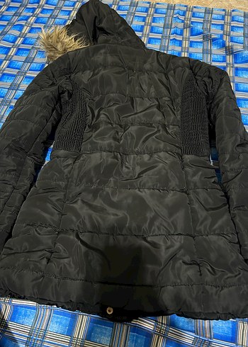 Kürk Detaylı Siyah Kadın Kışlık Mont - Görsel 2