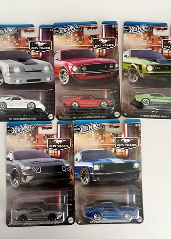HOTWHEELS 60 YEARS MUSTANG SET