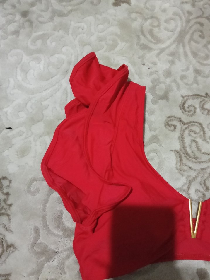 etiketi kopmuş bikini takımı - Görsel 2