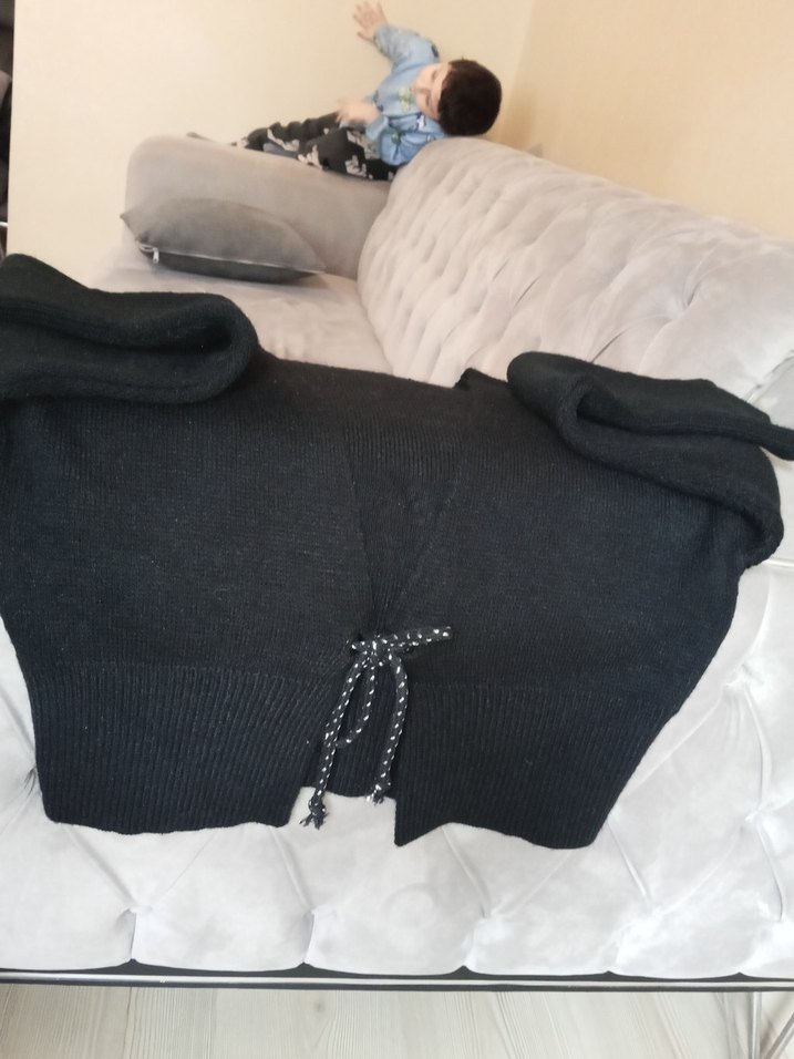 Siyah V Yaka Örgü Kadın Kazak - Görsel 2