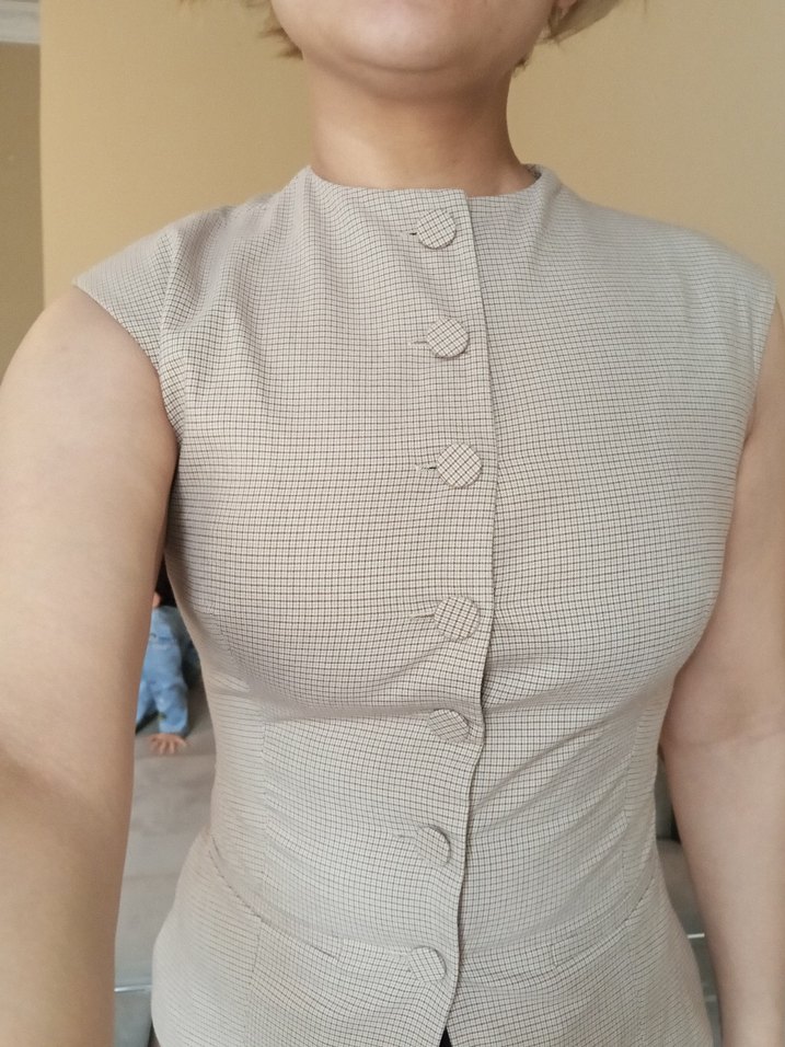 Düğmeli Bej Kadın Yelek - Görsel 2