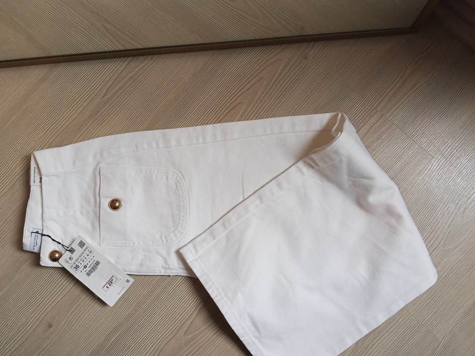 Düğmeli Beyaz Kadın Midi Kot Pantolon - Görsel 3