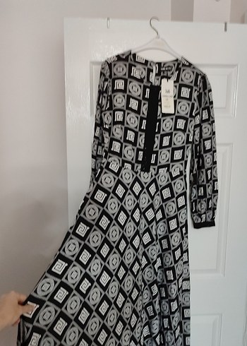 Uzun Desenli Siyah Kadın Elbise - Görsel 5