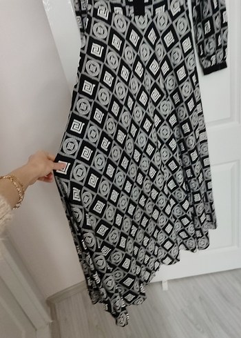 Uzun Desenli Siyah Kadın Elbise - Görsel 8