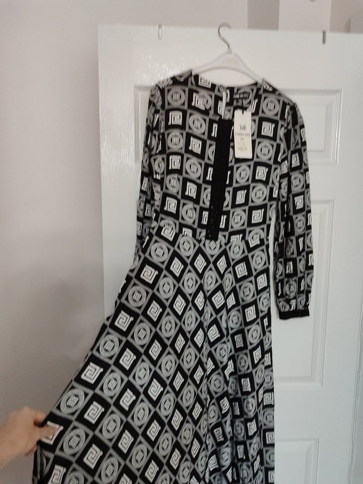 Uzun Desenli Siyah Kadın Elbise - Görsel 5