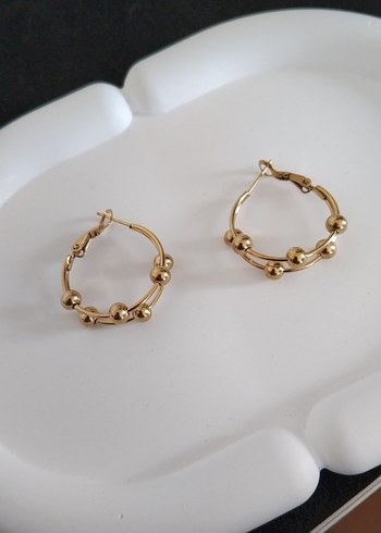 Boncuk Detaylı Altın Renk Midi Küpe - Görsel 3