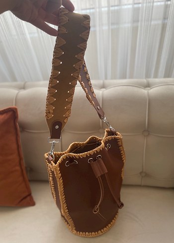 İşlemeli Kahverengi Örgü Deri Kadın Çanta