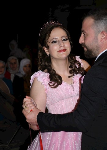 38 Beden Pembe Straplez Dantel İşlemeli Uzun Abiye