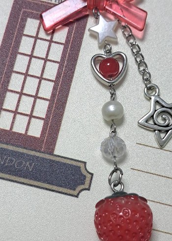 Parlak Kırmızı Fiyonk Detaylı Kadın Keychain - Görsel 3