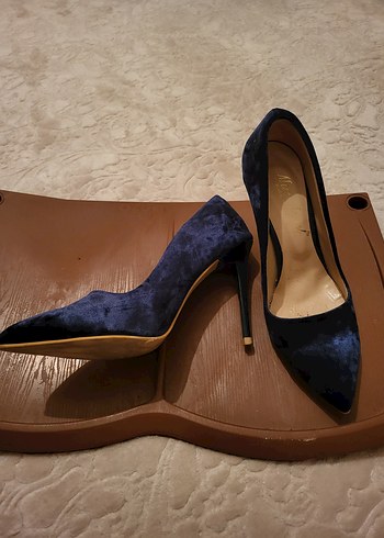 Mavi Süet Stiletto Topuklu Kadın Ayakkabı