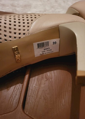39 Beden Bej Dantel Detaylı Stiletto Topuklu Kadın Ayakkabı