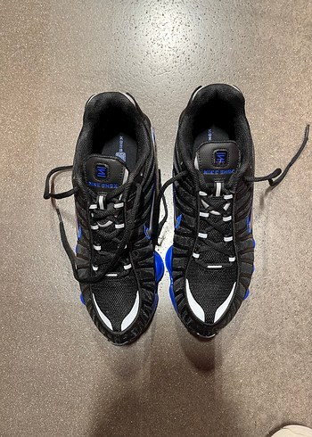 Orjinal nike ayakkbı numaralar vardır mesaj atınıız pazarlık var