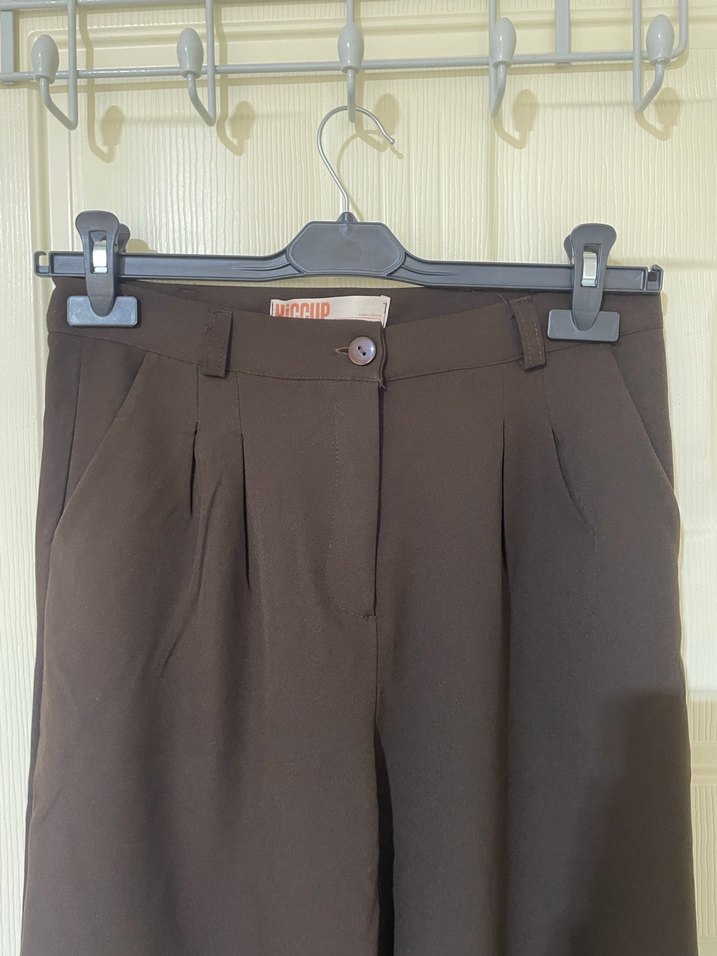 Kadın Acı Kahve Midi Düz Paça Pantolon
Gayet iyi durumdadır. - Görsel 2