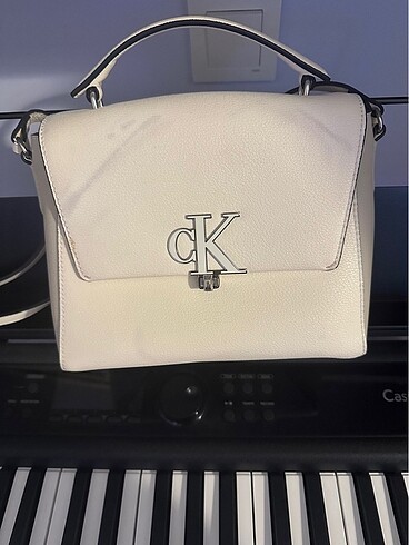 Calvin Klein Krem çanta