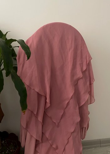 Armine Pembe aerobin kumaş elbise ve şifon sufle