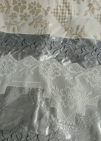 Beden Gri Nakışlı Nevresim ve Çarşaf Takımı
