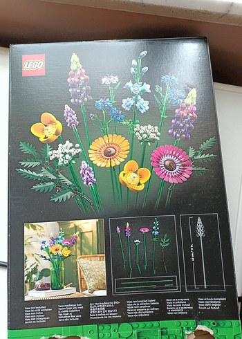 Diğer LEGO Icons Vahşi Çiçek Buketi 103139