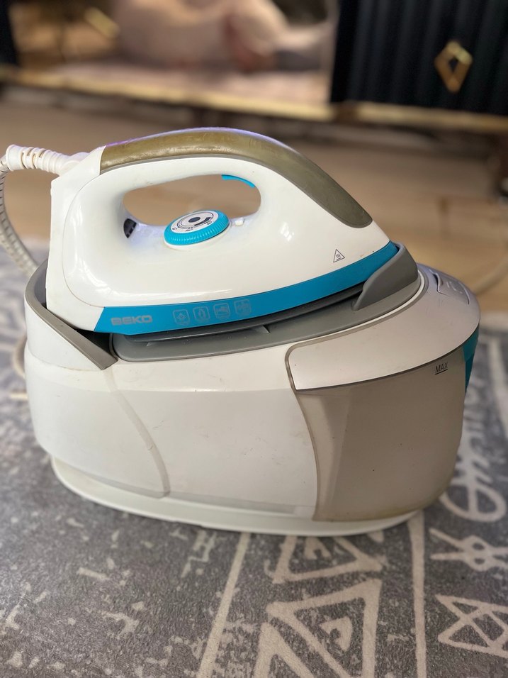 Beyaz Gri Buharlı Ütü - Görsel 3