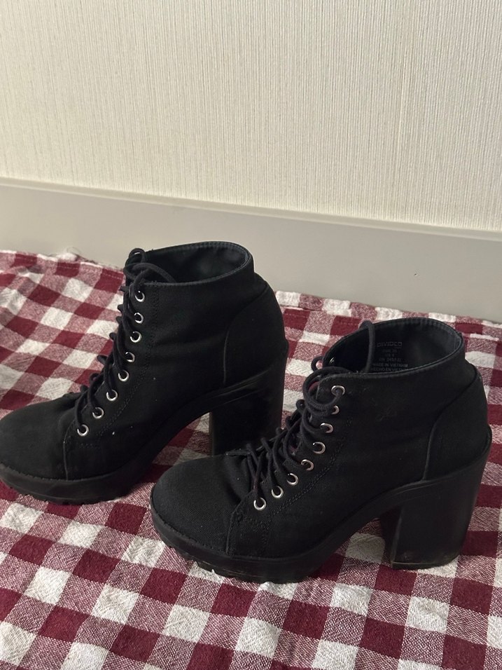 Siyah Süet Topuklu Kadın Bot - Görsel 4